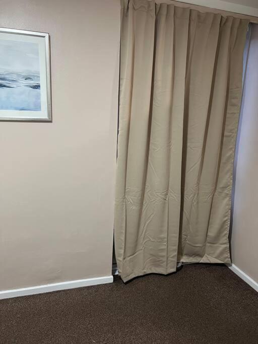 016- 1 Bedroom Church Street F31 Апартаменты *